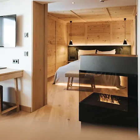 Superior Schneider Ski-in & Ski-out Hotel 4*