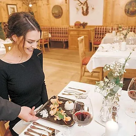 Hotel Superior Schneider Ski-in & Ski-out 4*