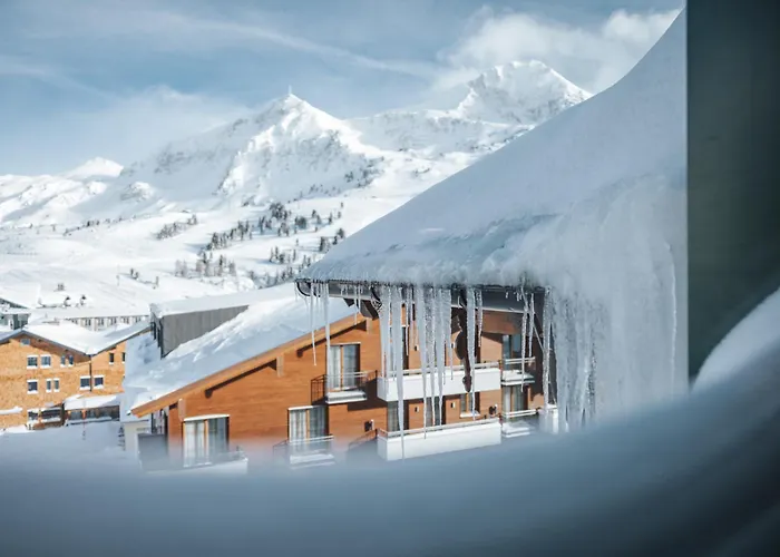 Superior Schneider Ski-in & Ski-out Hotel 4*